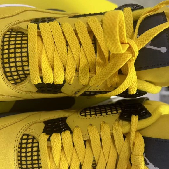 Jordan 4 Retor Lightning(2021) - Picture 2 of 8